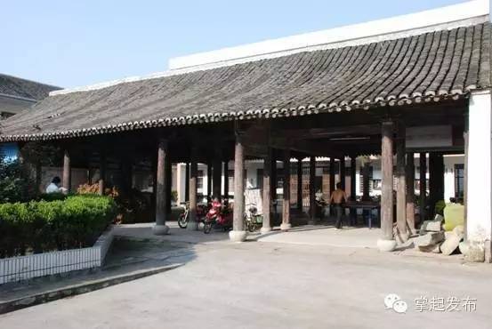 掌起裘家祠堂